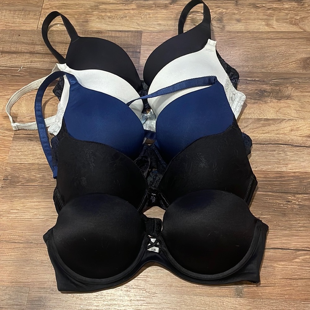 Lot of 5 bras